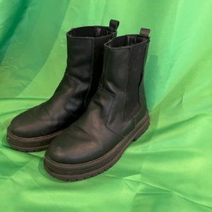 Girl's lug sole boots